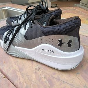 Men's UA Anatomix Spawn Low Basketball Shoes Size 7